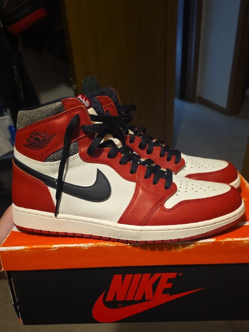 Nike Air Jordan 1 High - Red/White/Black - Picture 7 of 7